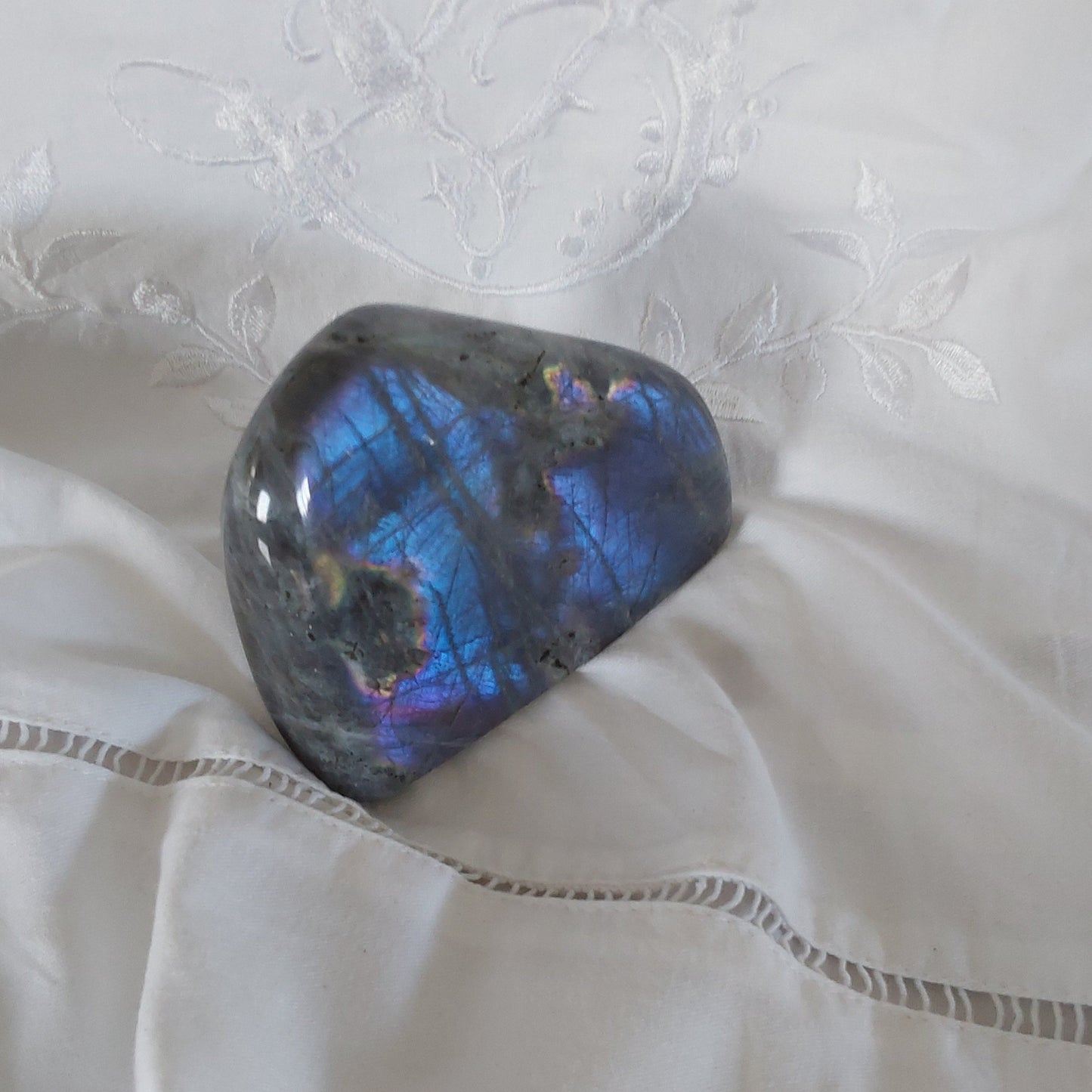 Forme libre Labradorite Violette 3