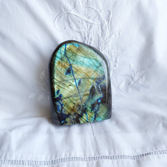 Labradorite forme libre